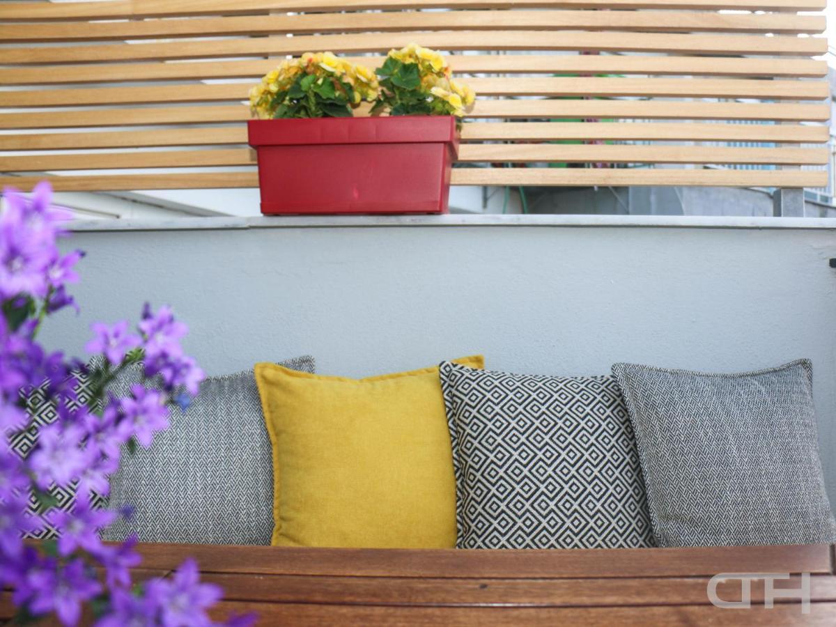 Luxury 80M2 Apartment With Balcony Downtown Szaloniki Kültér fotó