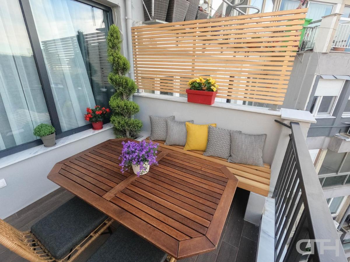 Luxury 80M2 Apartment With Balcony Downtown Szaloniki Kültér fotó
